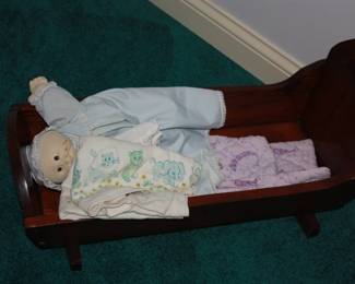 Wood crib w/Cabbage Patch doll