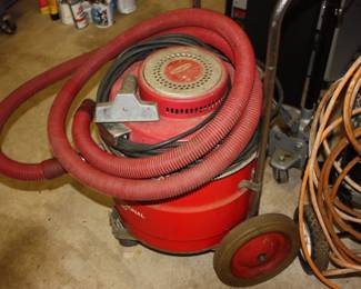 Dayton model 3Z710 wet/dry vacuum