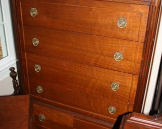 Vintage mahogany matching chest of drawers w/6 drawers
