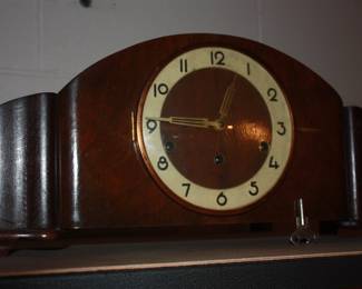 Midcentury clock