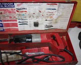 Milwaukee heavy duty Saws all in case