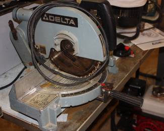 Dellta miter saw