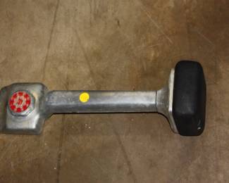 Carpet stretcher Knee kick