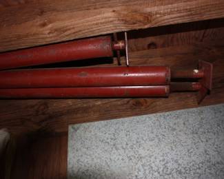 3 red adjustable house jacks