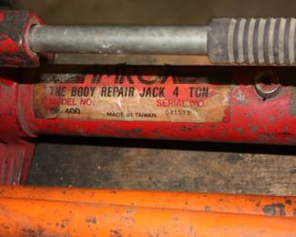 Auto body repair jack