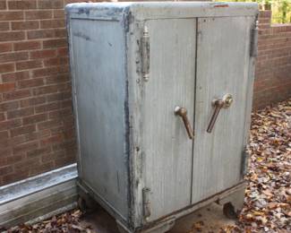 Antique steel safe Victor circa 1850. Works perfect with combination & key for inside doors. Double doors outside & inside. Iron wheels weighs approx 1500 lbs.