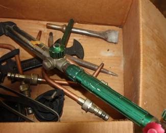 Acetylene torch w/4 tips and goggles