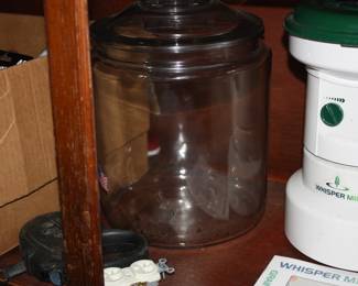Glass nut/candy jar w/lid