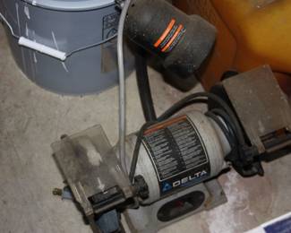 Delta grinder w/light