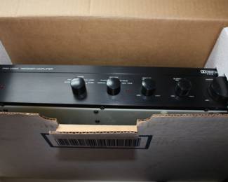 NIB Pro Logic Decoder Amplifier Dolby surround  Radio Shack