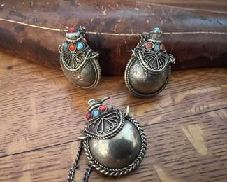 Tibetan snuff boxes