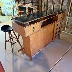Mid-Century Modern Bar Cabinet with Black Glass Top and Matching Black Seat Bar Stools