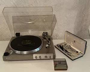 Sony Stereo Turntable System PS-212 with Grundig Case and Accessories