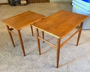 Pair of Mid-Century Modern Wooden Side Tables with Tapered Legs