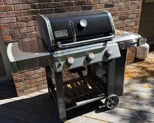 Weber Black and Gray 3-Burner Gas Grill with Side Shelves and Propane Tank
