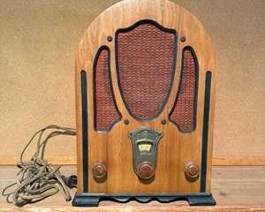 General Electric Wooden Cathedral Tube Radio with Dial and Knobs