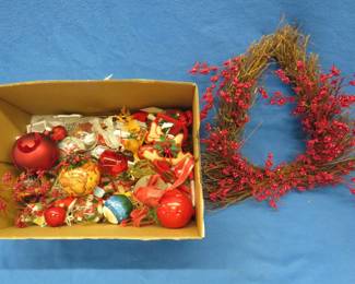 Lot 366. Christmas tree decorations