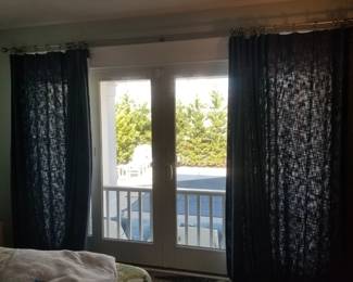 Curtains & curtain rod