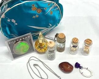 HST277- Vintage 90’s Collectors Gold Flake Bottles & Travel Collection 