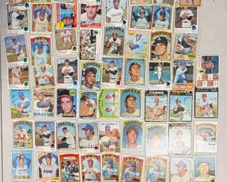 HST214- Assorted Vintage Baseball Trading/Collectible Cards