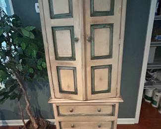 Wine closet