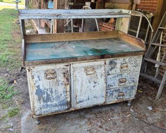 Early metal bin w/2 large pull out bins and 3 drawers.