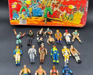 Vintage G.I. Joe Action Figures & Carrying Case