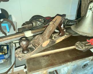 LOTS OF ANTIQUE & VINTAGE TOOLS