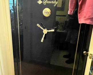 LARGE AMERICAN SECURITY GUN SAFE