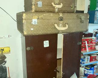 VINTAGE LUGGAGE SET