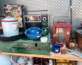 VINTAGE COLEMAN STOVE