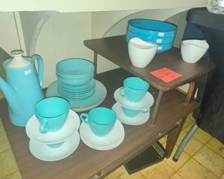 VINTAGE MID-CENTURY BREAKFAST WARE