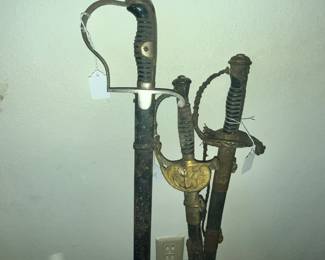 EVEN SEVERAL SWORDS!