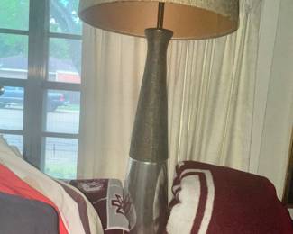 VINTAGE MCM LAMP & SHADE