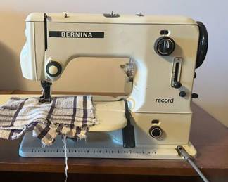 Bernini -with large thread attachment part — DOES NOT HAVE FOOT PEDAL