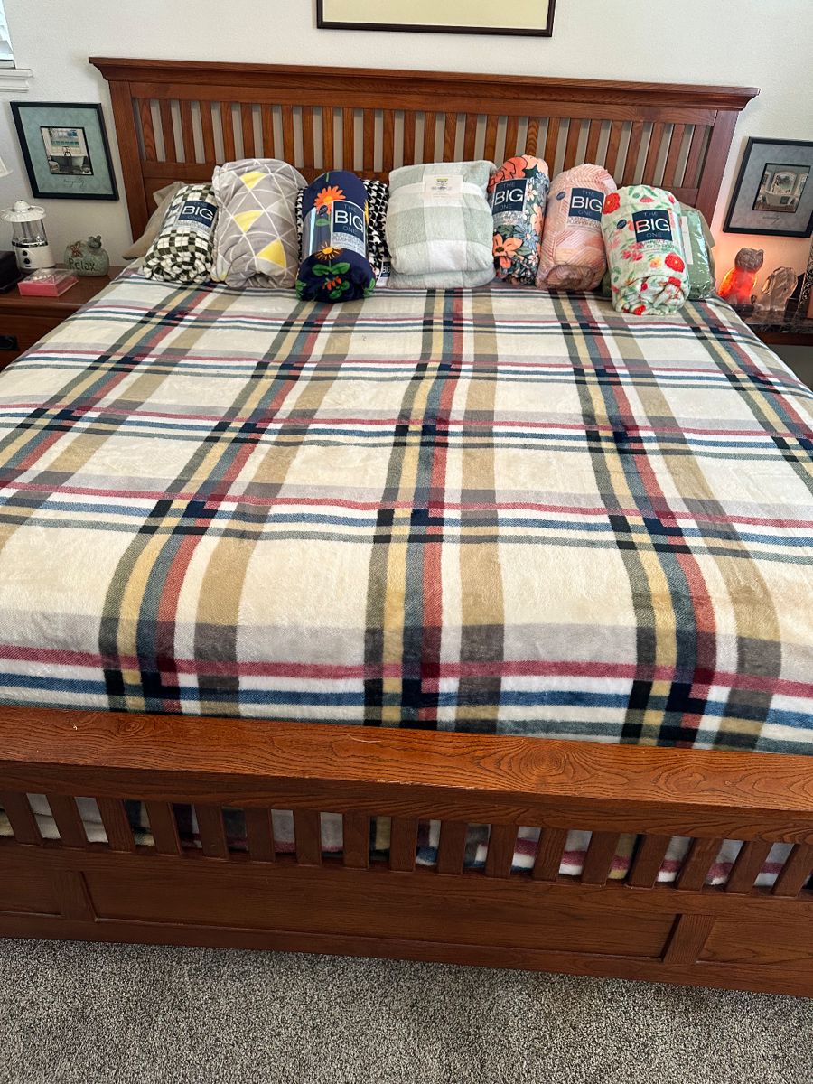 Mission style King Bed with deluxe sheet sets and new blankets, matching dresser and nightstand 