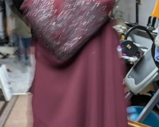 Look at that beautiful cocktail dress/prom dress!