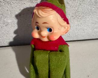 Knee Hugger Elf