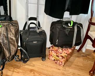 Luggage, Rolling luggage 