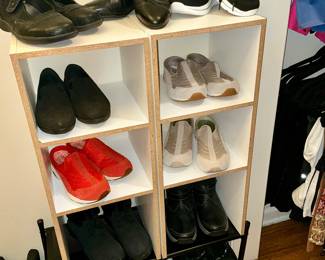 Women's shoes, 