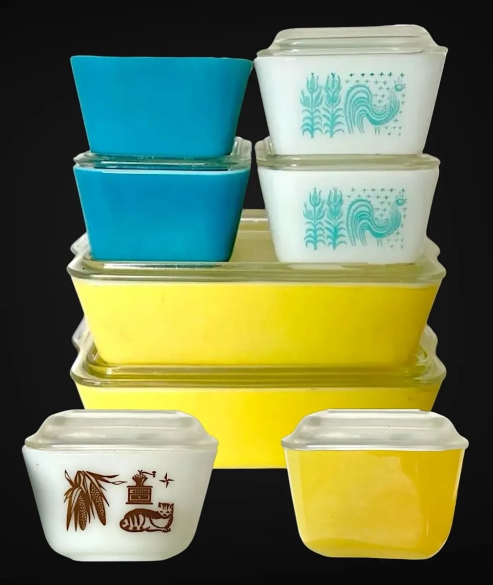 Pyrex Covered Refrigerator Dishes Amish Butterprint, Early American,  Primary Colors