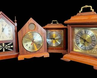 4 Wooden Mantle Clocks Including Howard  Miller