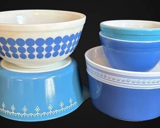 Pyrex Polka Dot Mixing Bowl, Blue Garland Casserole Dish, Brittany Blue Tart Dish, Mixing Bowls