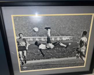 Pele Autographed Picture psa dna