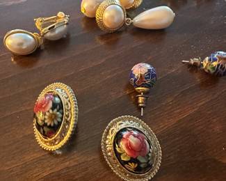 gorgeous costume jewelry, some are even clip ons