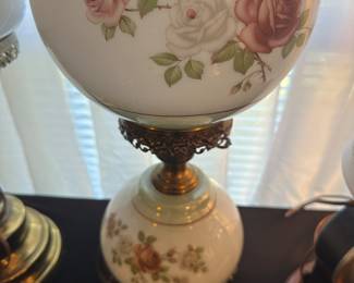 "Gone with the Wind" style hurricane lamp