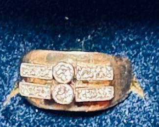 18kt. Gold/Diamond Ring.