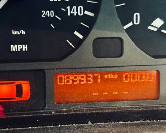 2004 BMW 325i - Mileage 89937