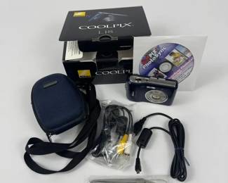 Nikon Coolpix L18 Digital Camera Bundle 8MP Point  Shoot with Box, Case, Cables  Software