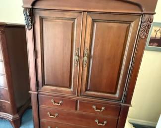 Thomasville Furniture Bedroom Set